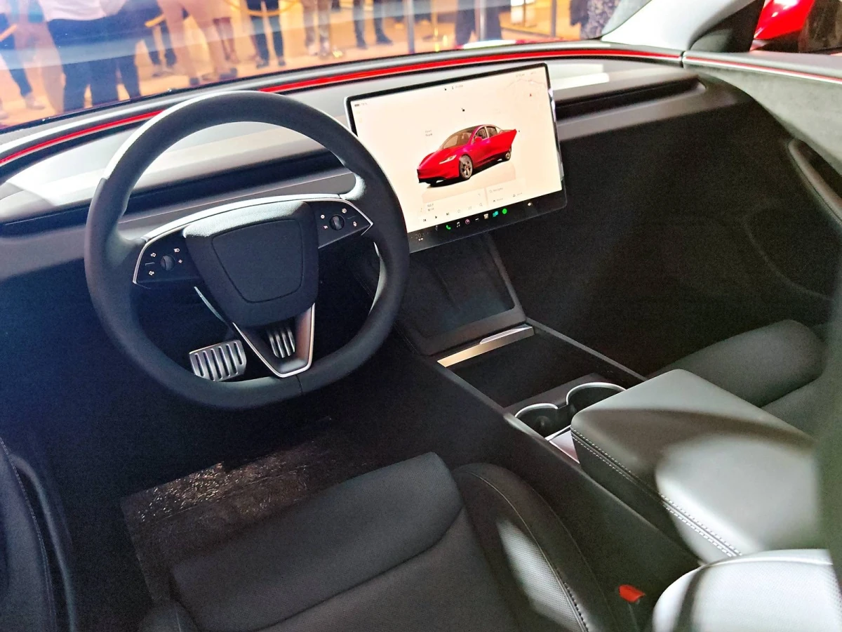 BYD SEAL vs. Tesla Model 3 — The EV Showdown for Filipino Drivers 5 The Tesla Model 3 interior. PHOTO BY TESLA