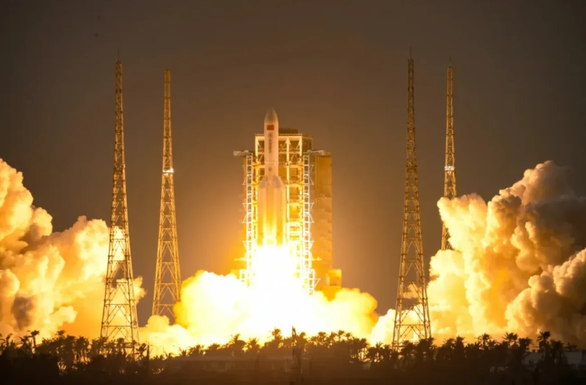 Sattelite internet. Carrying the first group of Guowang satellites. Liftoff of the Long March 5B from Wenchang, Dec. 15, 2024, Credit: Ourspace